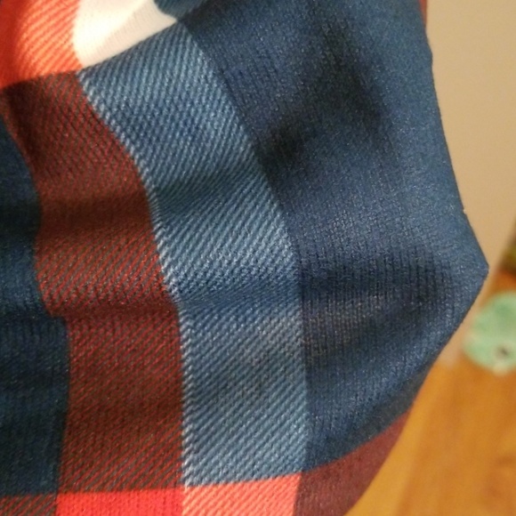 Long Sleeved Checked Vest - Picture 3 of 3